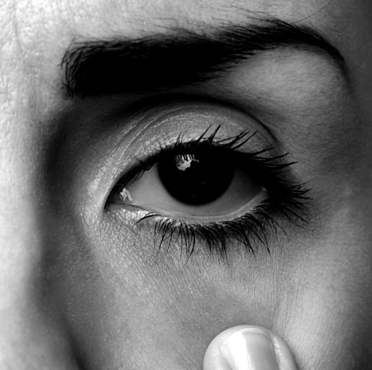 Image of woman's eye.